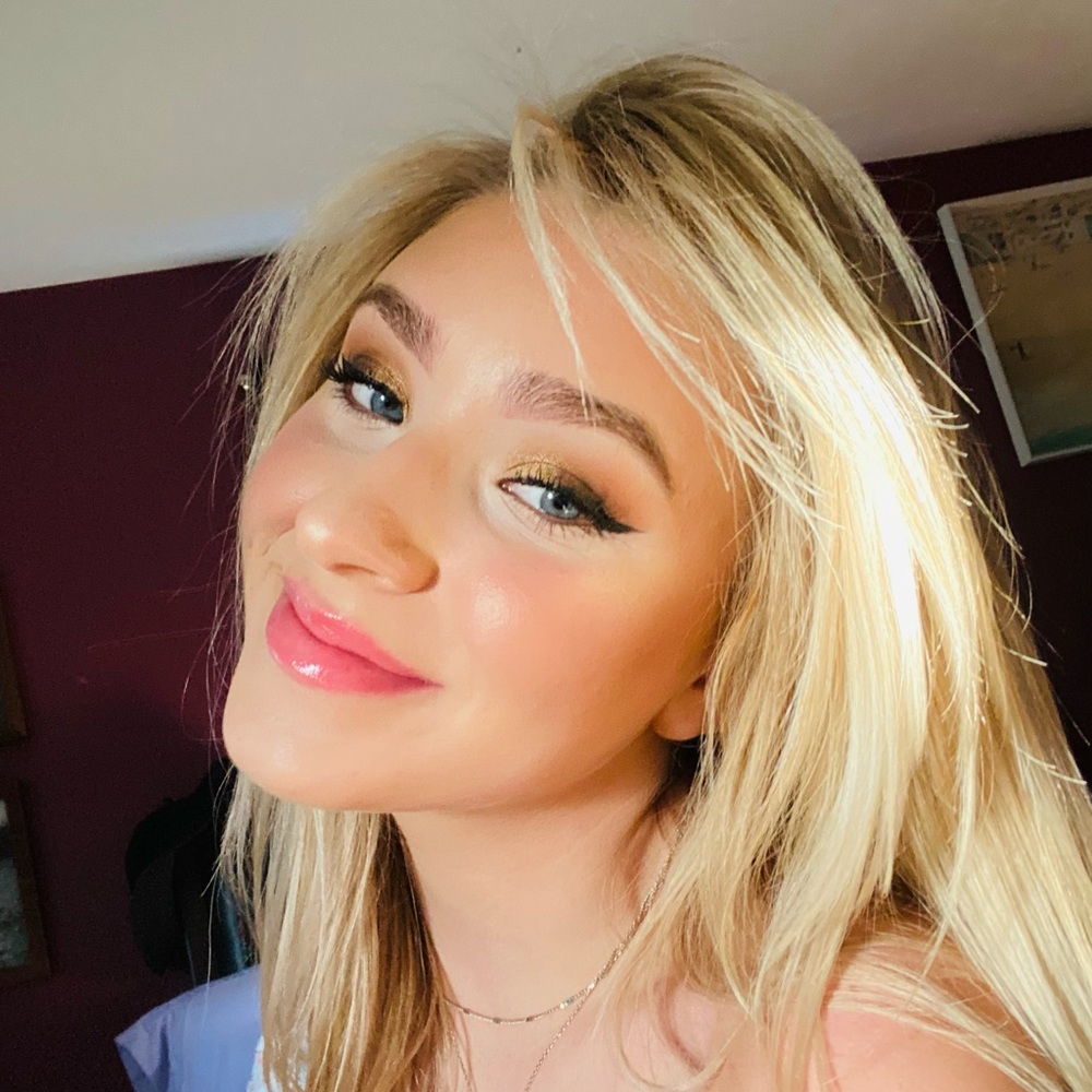 Meet your Posher, Brooke